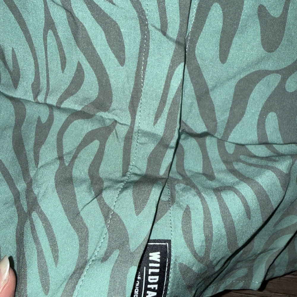 NWT Wildfang Empowered Sleeveless Button Green Zebra Animal Print S 21" PtoP - Picture 3 of 5